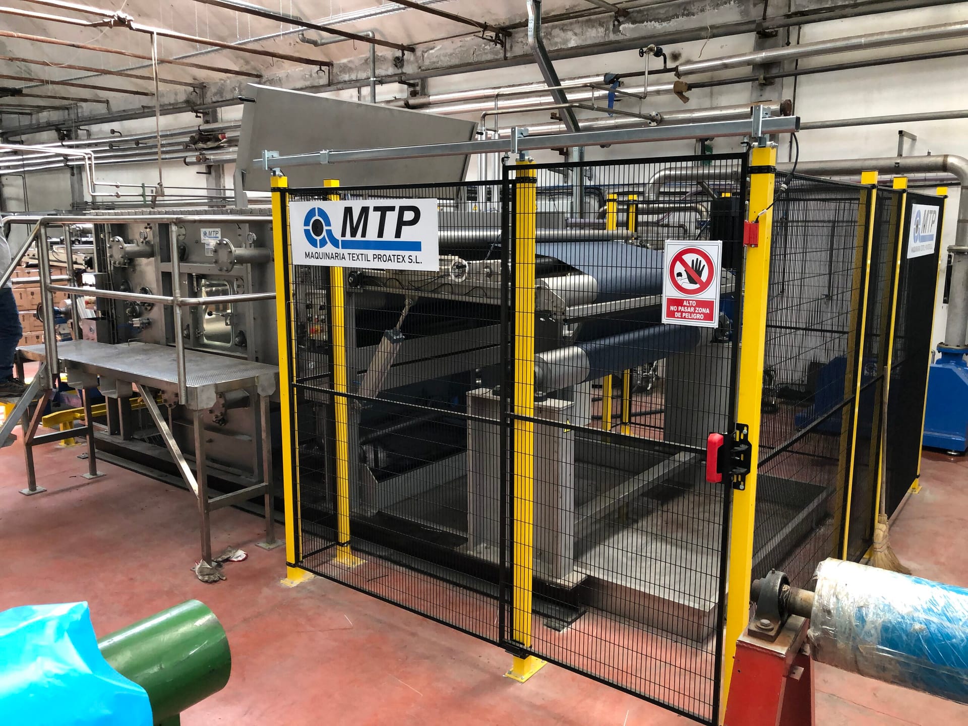 UNIDAD DE LAVADO SEMI-CONTINUA DE ALTO RENDIMENTO PARA LA PREPARACIÓN Y EL LAVADO DE TEJIDO AL ANCHO VAC-BOOMERANG