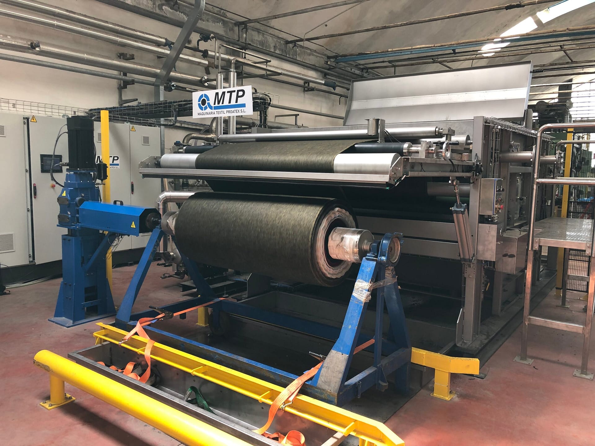 MAQUINARIA TEXTIL PROATEX UNIDAD DE LAVADO SEMI-CONTINUA DE ALTO RENDIMENTO PARA LA PREPARACIÓN Y EL LAVADO DE TEJIDO AL ANCHO VAC-BOOMERANG